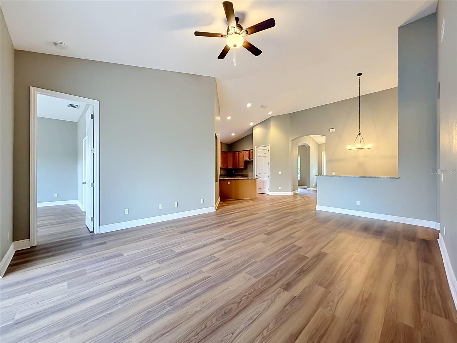28549 SHIRLEY SHORES RD, TAVARES, FL, 32778