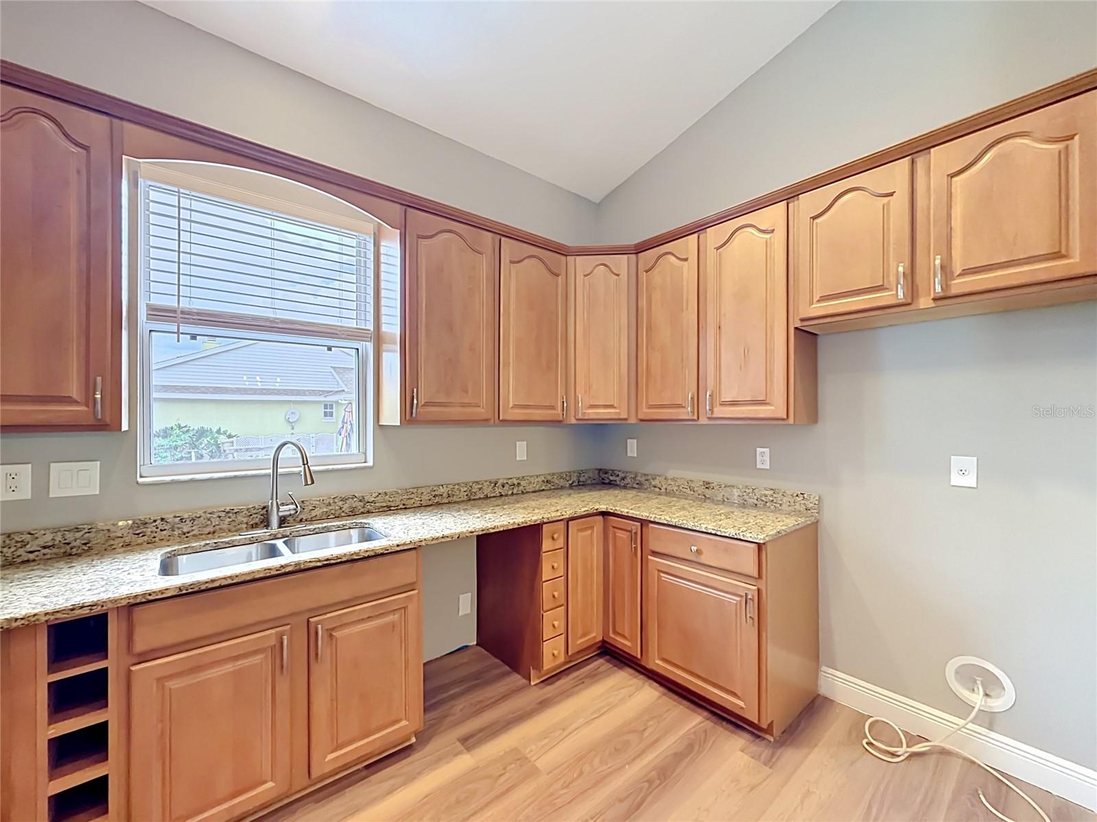 28549 SHIRLEY SHORES RD, TAVARES, FL, 32778