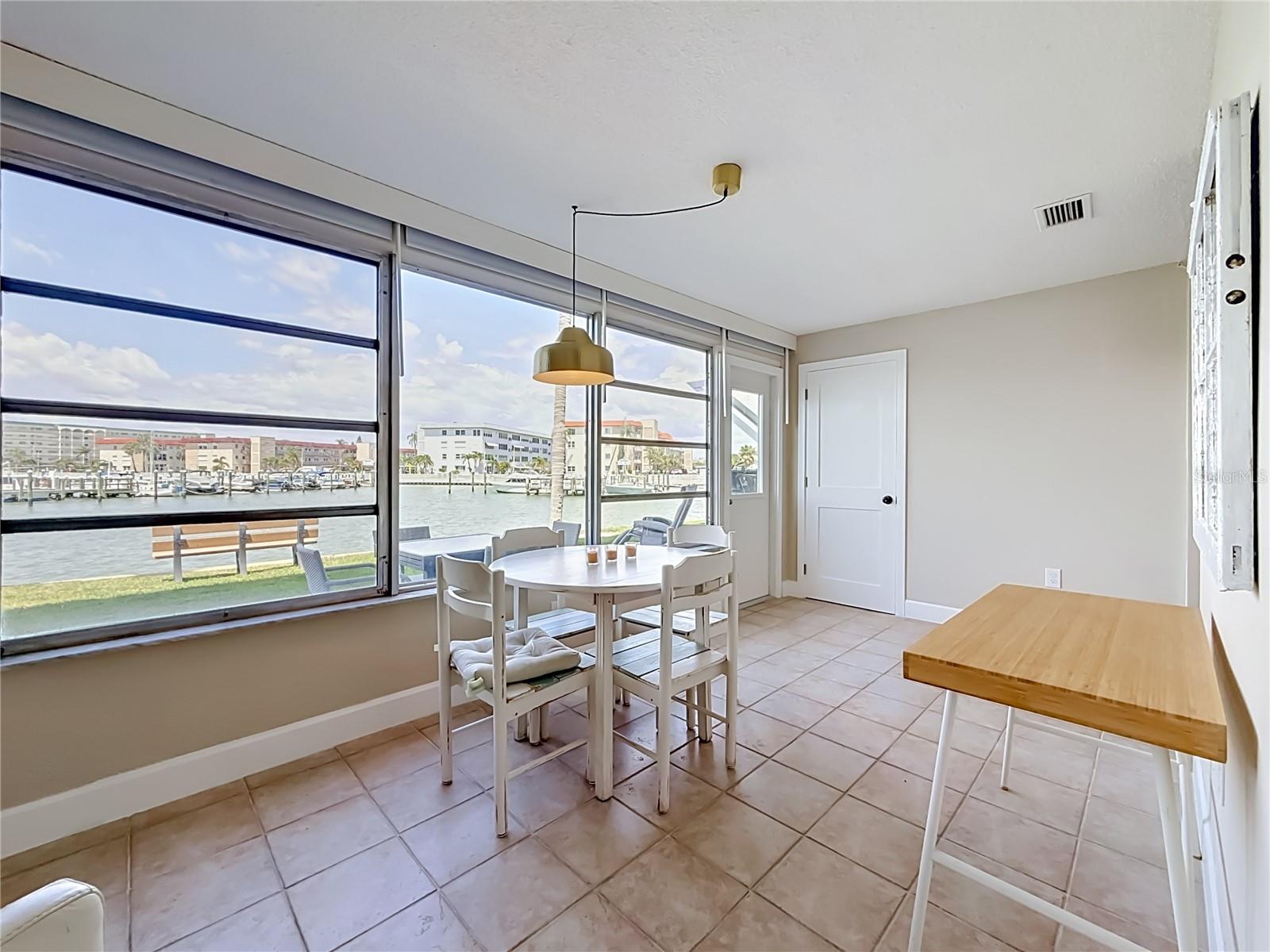 5925 SHORE BLVD S #107, GULFPORT, FL, 33707