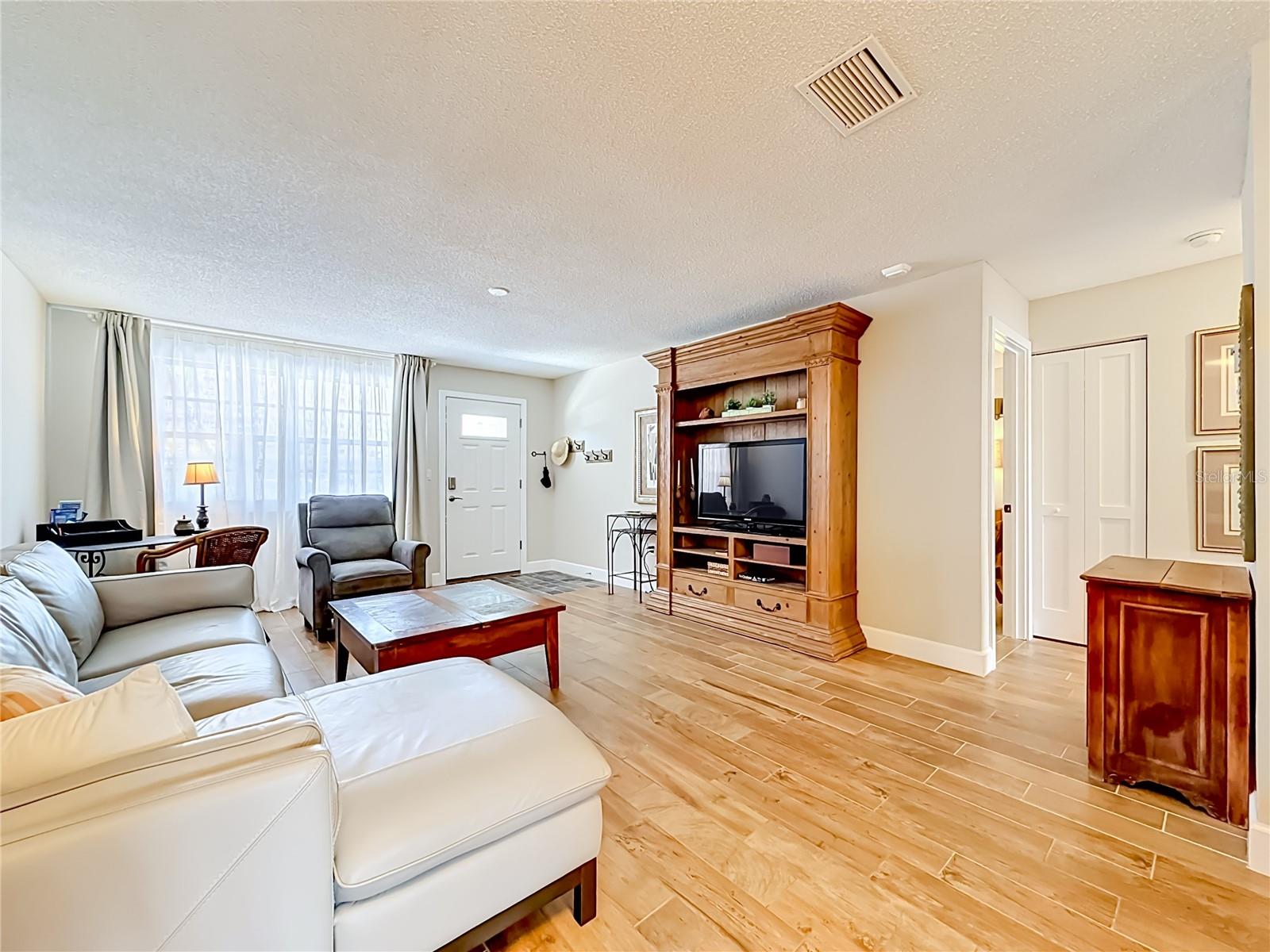 5925 SHORE BLVD S #107, GULFPORT, FL, 33707