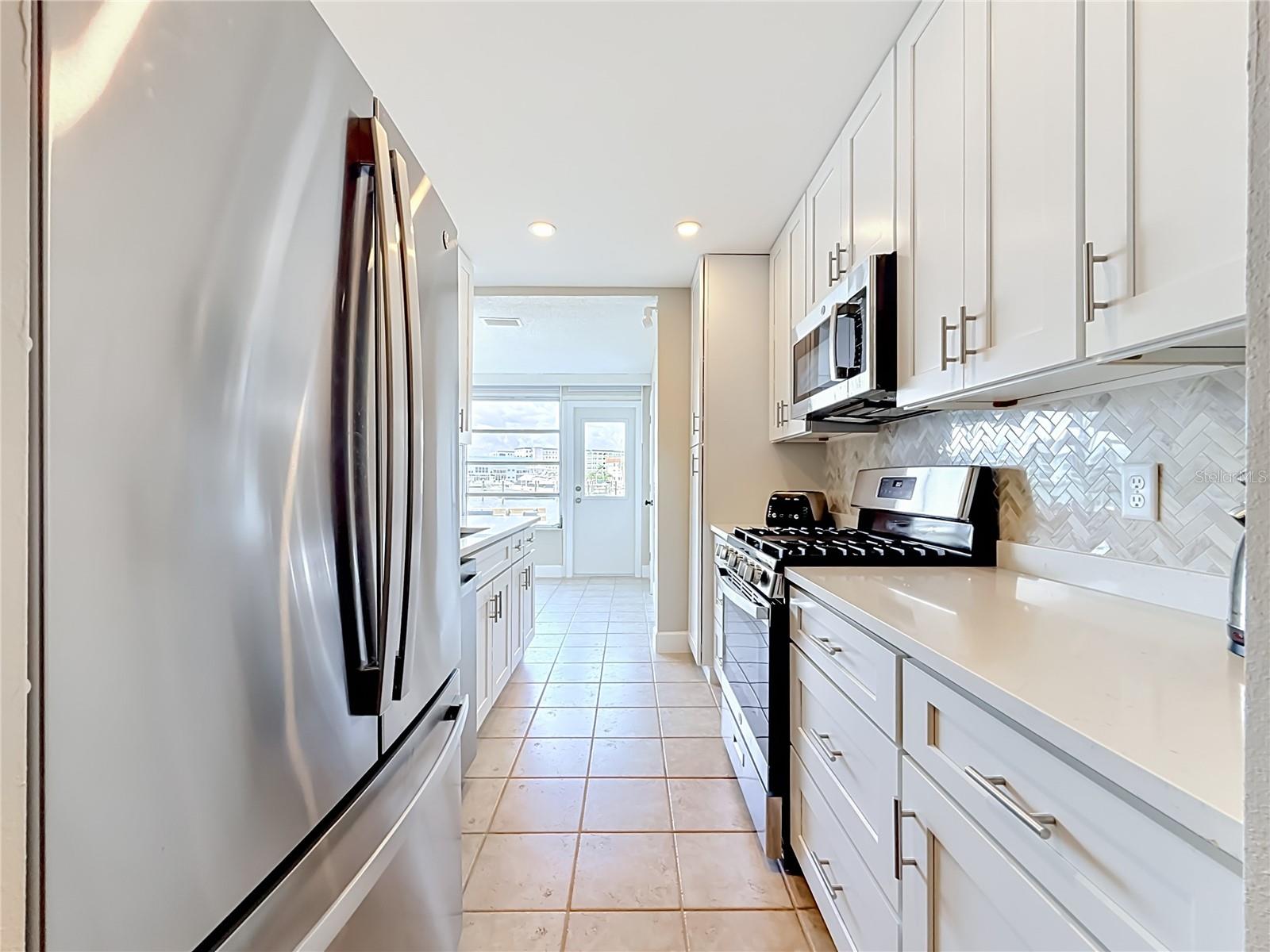 5925 SHORE BLVD S #107, GULFPORT, FL, 33707