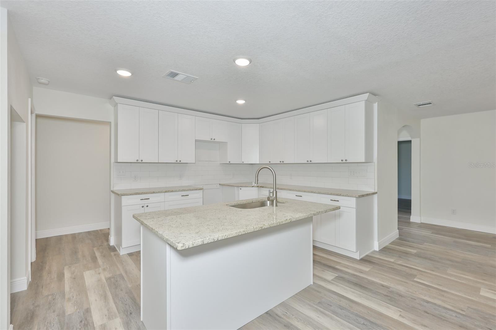 8410 LAVA PL, TAMPA, FL, 33615