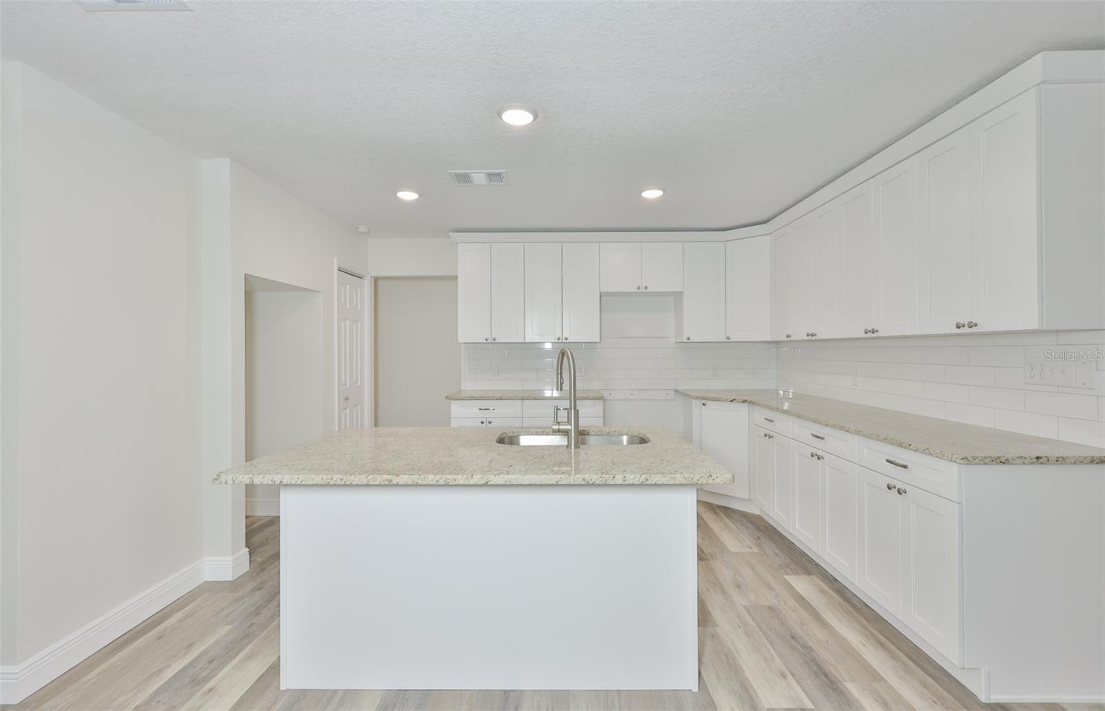 8410 LAVA PL, TAMPA, FL, 33615