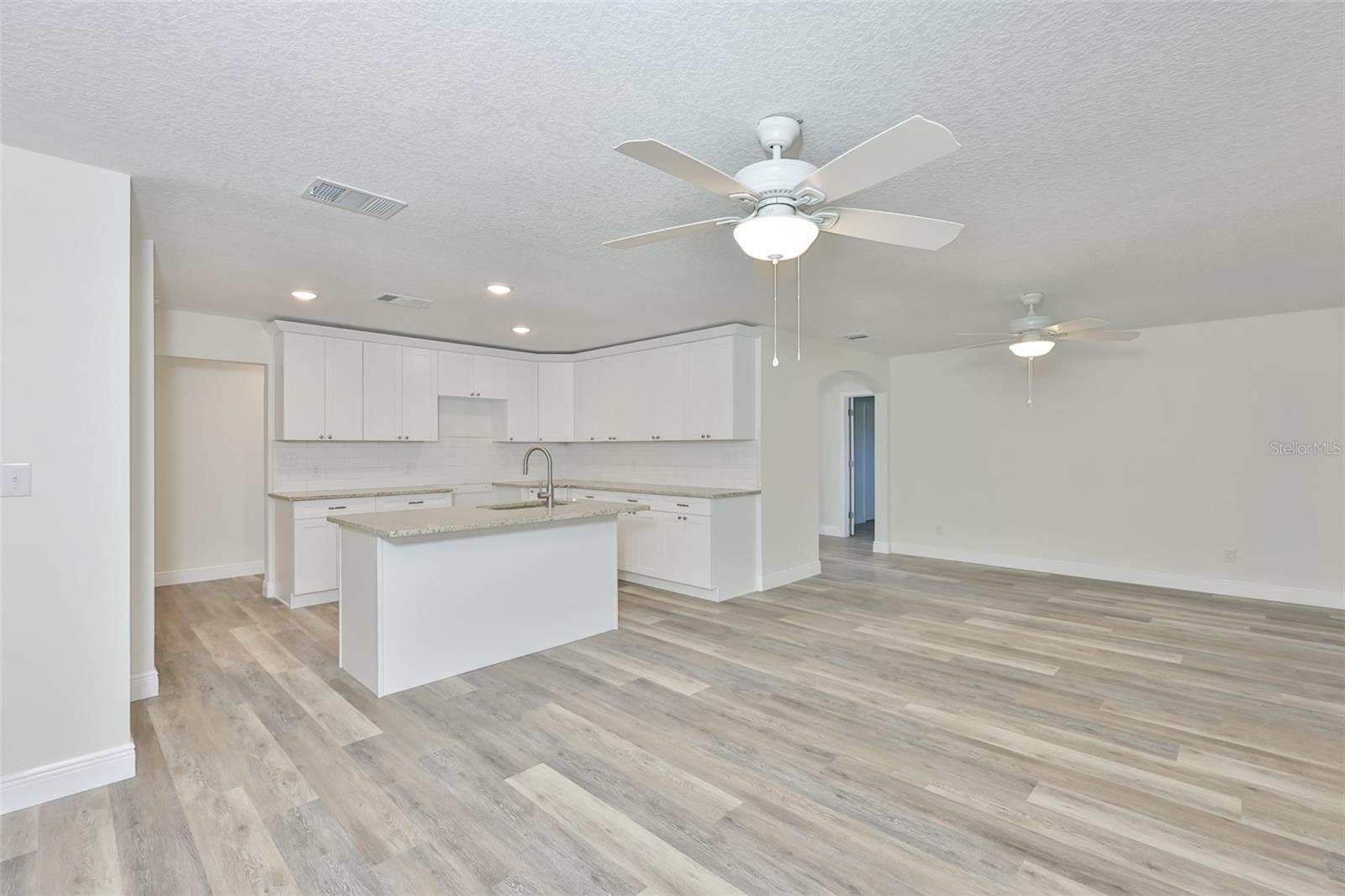8410 LAVA PL, TAMPA, FL, 33615
