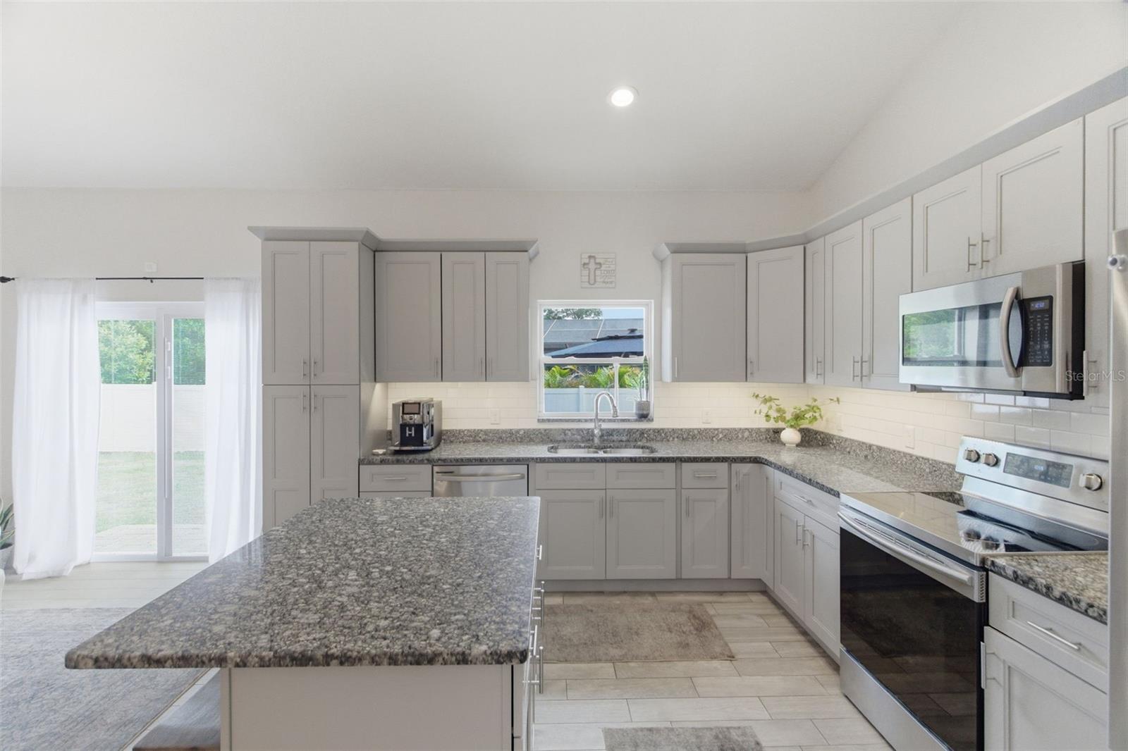 1016 GULF RD, TARPON SPRINGS, FL, 34689