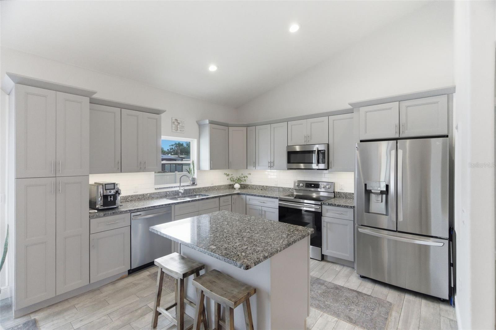 1016 GULF RD, TARPON SPRINGS, FL, 34689