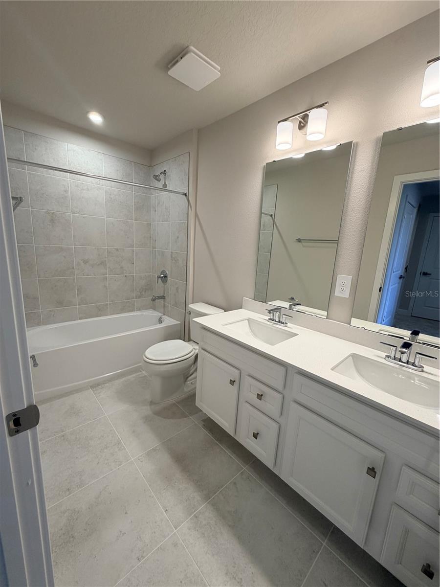 12314 AMBER CREEK CIR, BRADENTON, FL, 34211