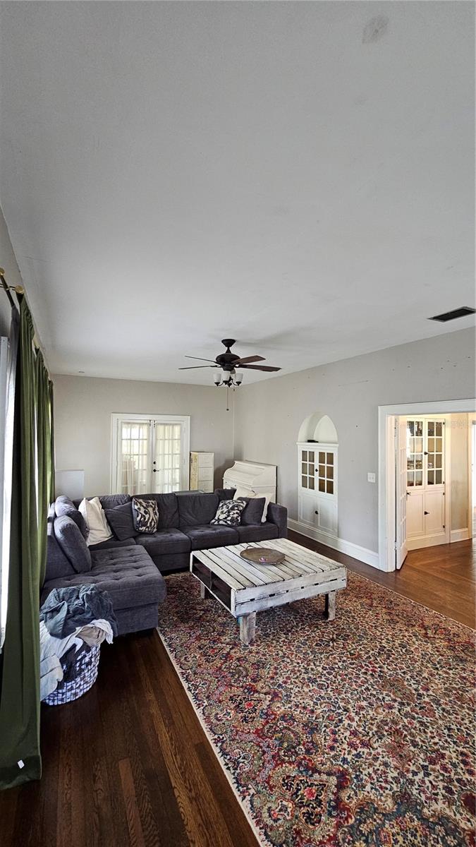 1001 E GILCHRIST ST, PLANT CITY, FL, 33563