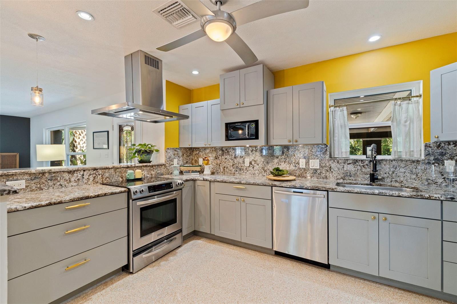 2700 DESOTO WAY S, ST PETERSBURG, FL, 33712