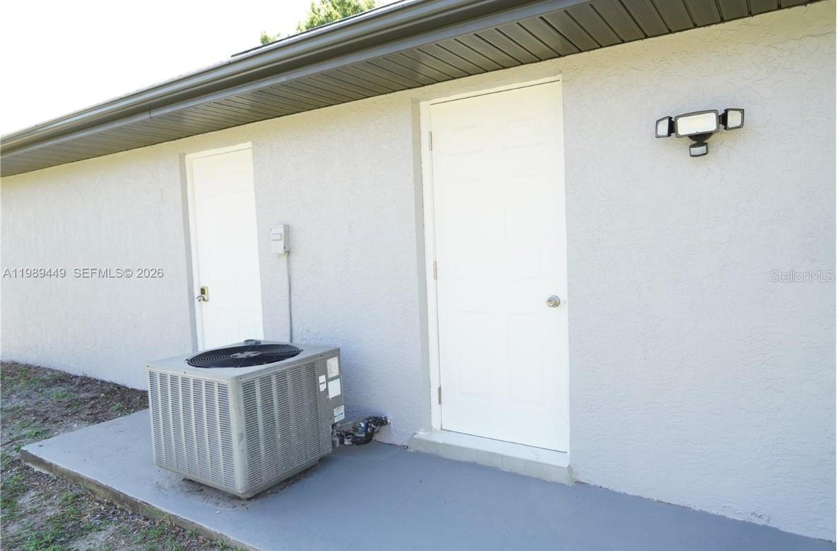 563 PRESQUE ISLE DR, PORT CHARLOTTE, FL, 33954