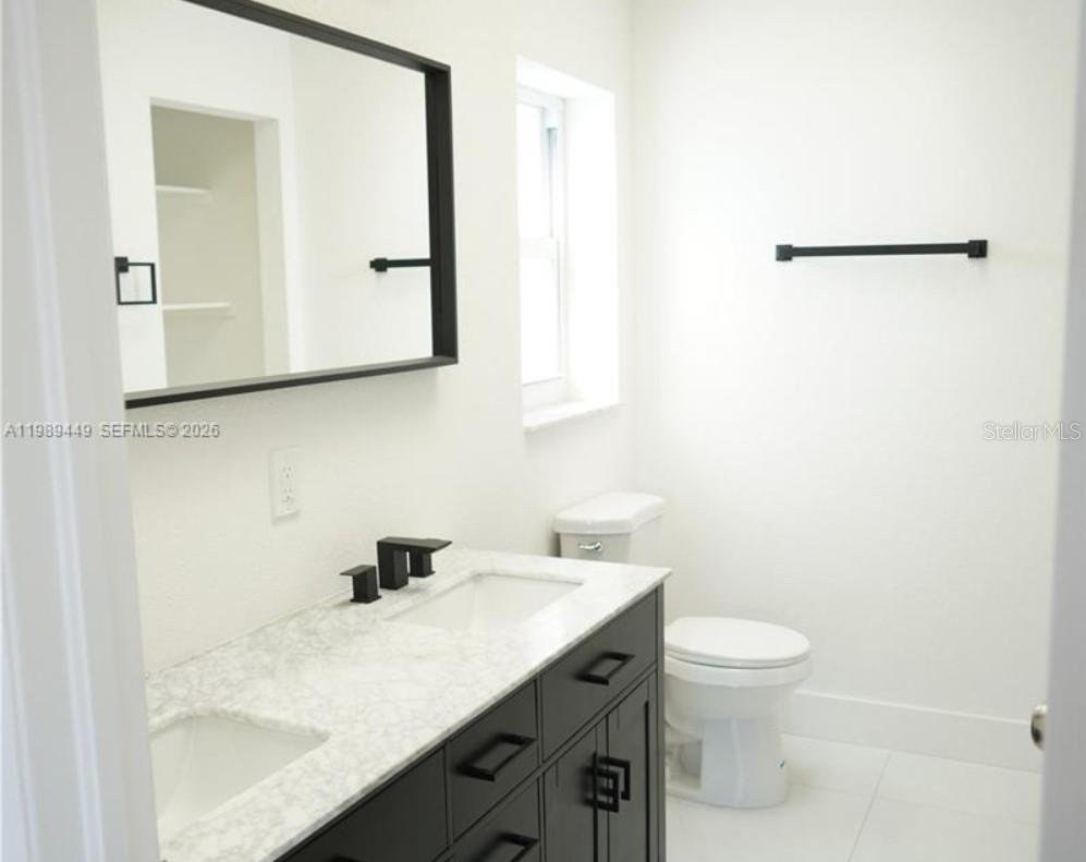 563 PRESQUE ISLE DR, PORT CHARLOTTE, FL, 33954