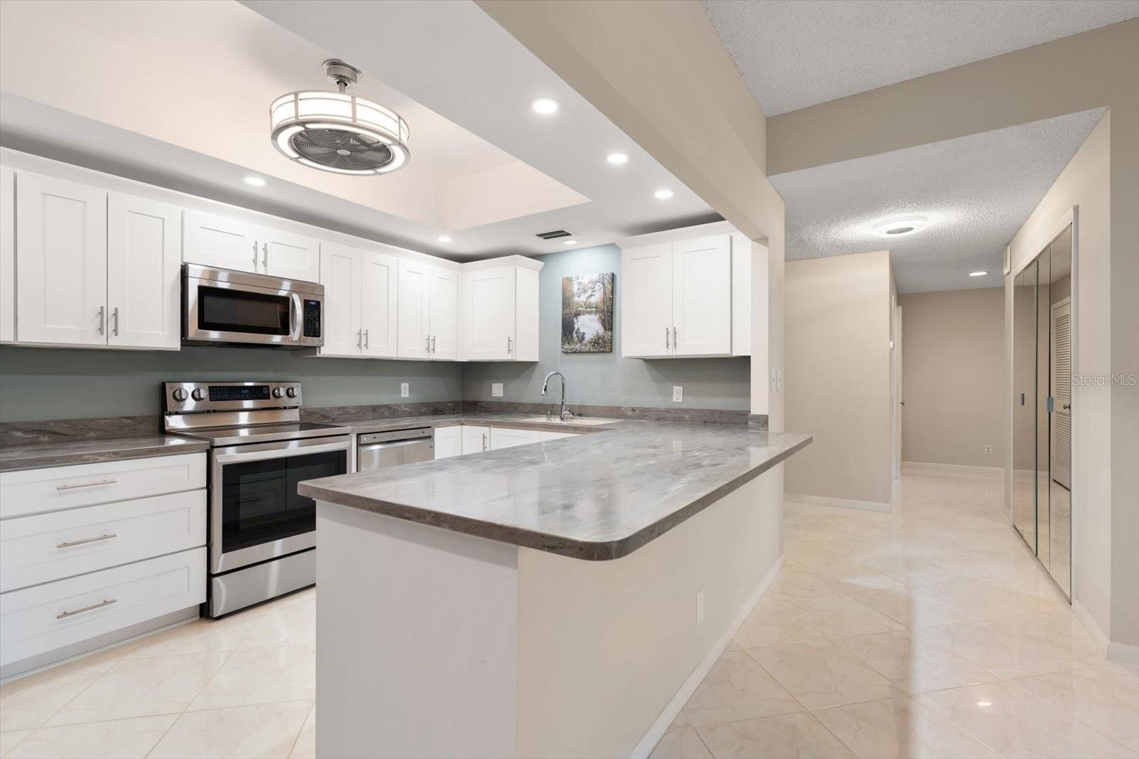 6 BELLEVIEW BLVD #105, BELLEAIR, FL, 33756