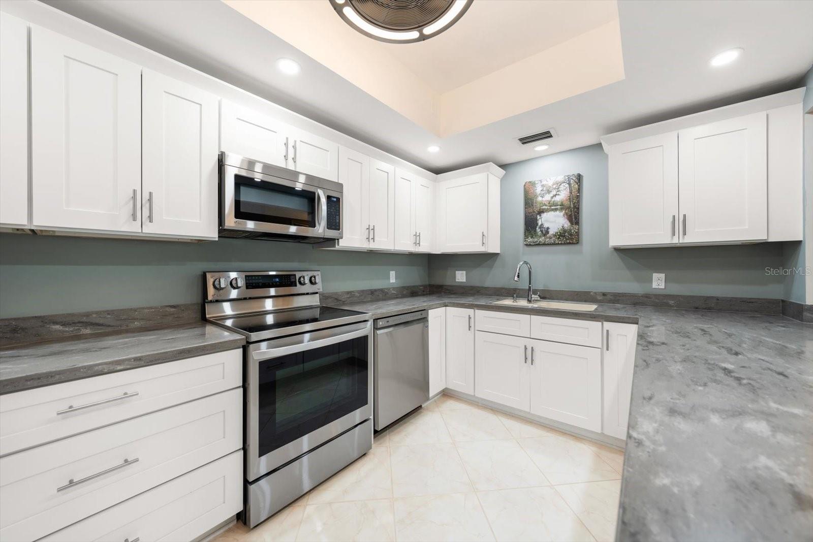 6 BELLEVIEW BLVD #105, BELLEAIR, FL, 33756