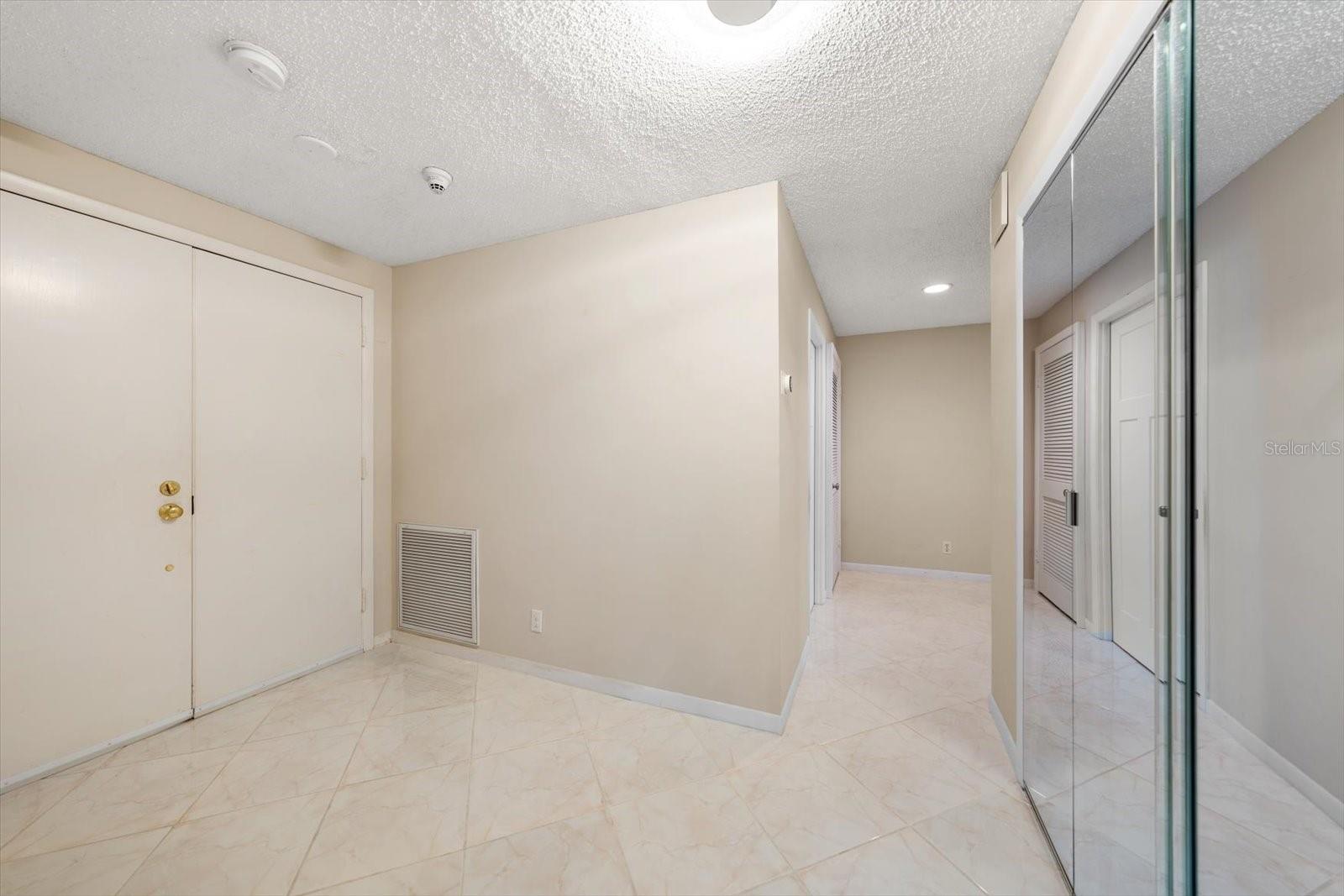 6 BELLEVIEW BLVD #105, BELLEAIR, FL, 33756