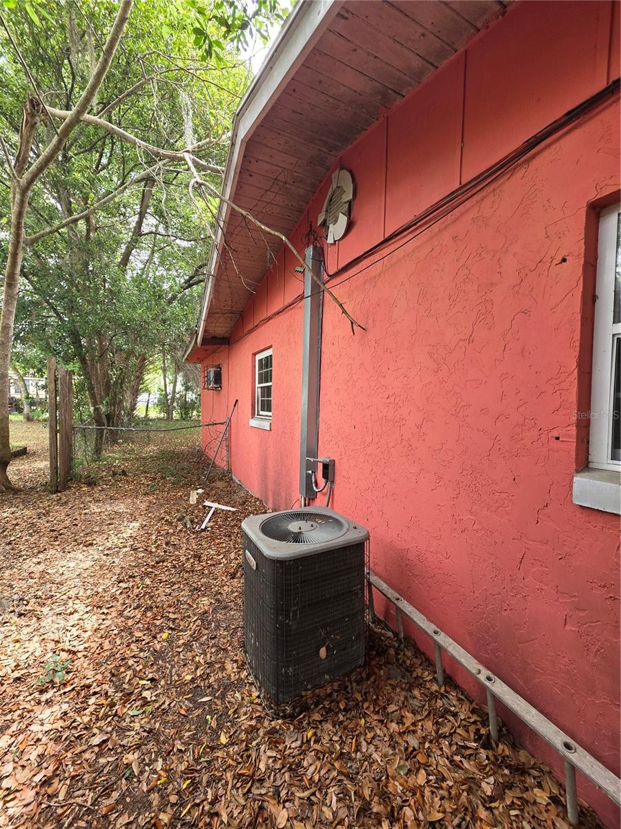 1215 NW 15TH AVE, OCALA, FL, 34475