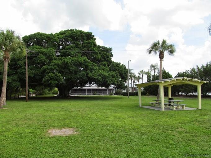 1000 DARTMOUTH DR, BRADENTON, FL, 34207