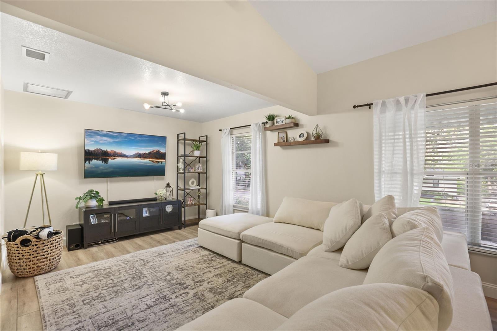 84 HOLLOW BRANCH RD, APOPKA, FL, 32703