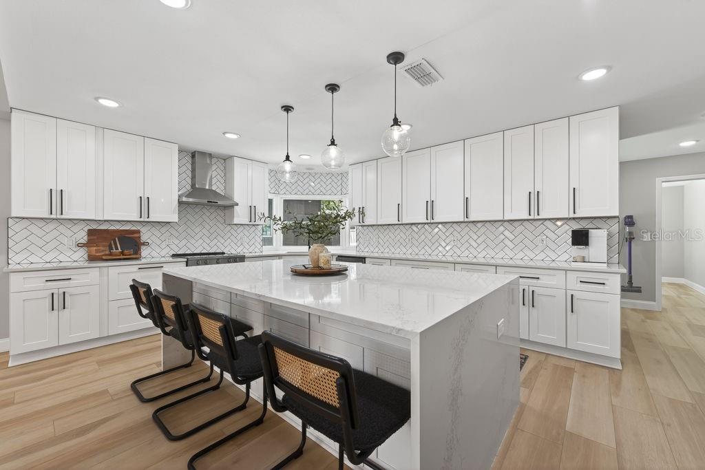 1461 87TH AVE N, ST PETERSBURG, FL, 33702