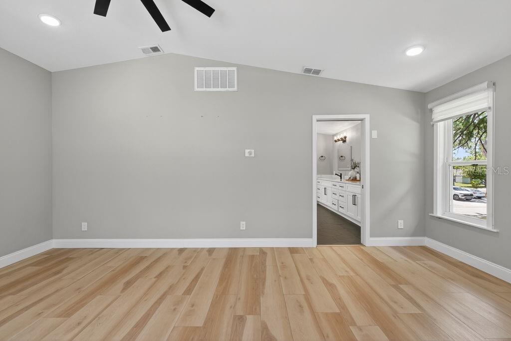 1461 87TH AVE N, ST PETERSBURG, FL, 33702
