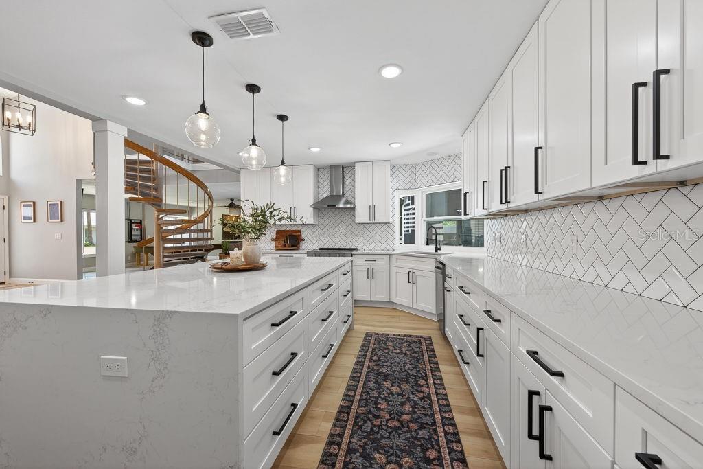 1461 87TH AVE N, ST PETERSBURG, FL, 33702