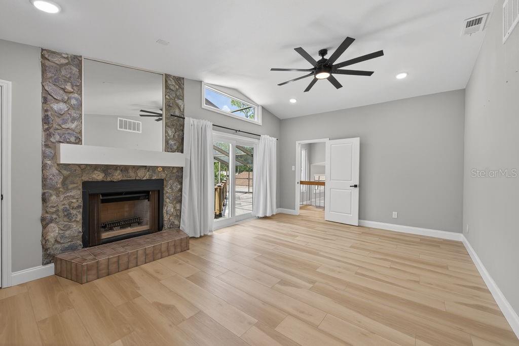 1461 87TH AVE N, ST PETERSBURG, FL, 33702