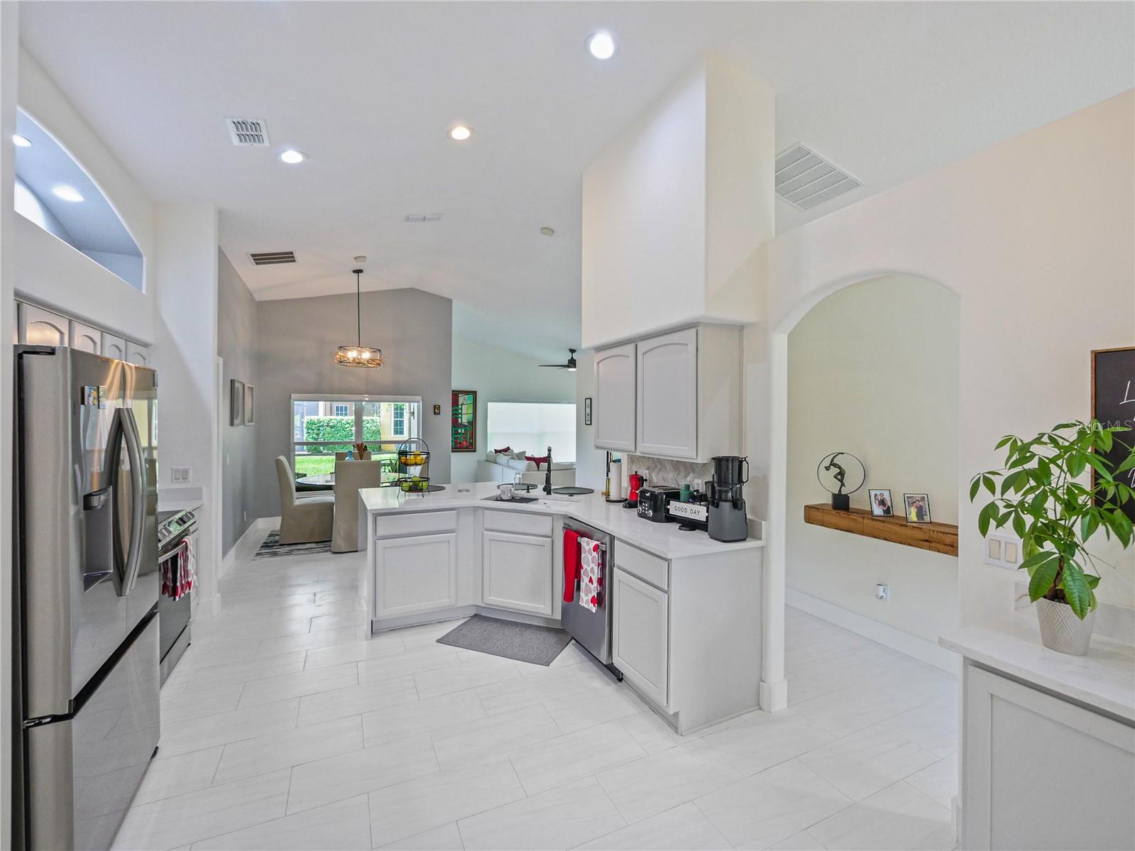 9555 HERON POINTE DR, ORLANDO, FL, 32832