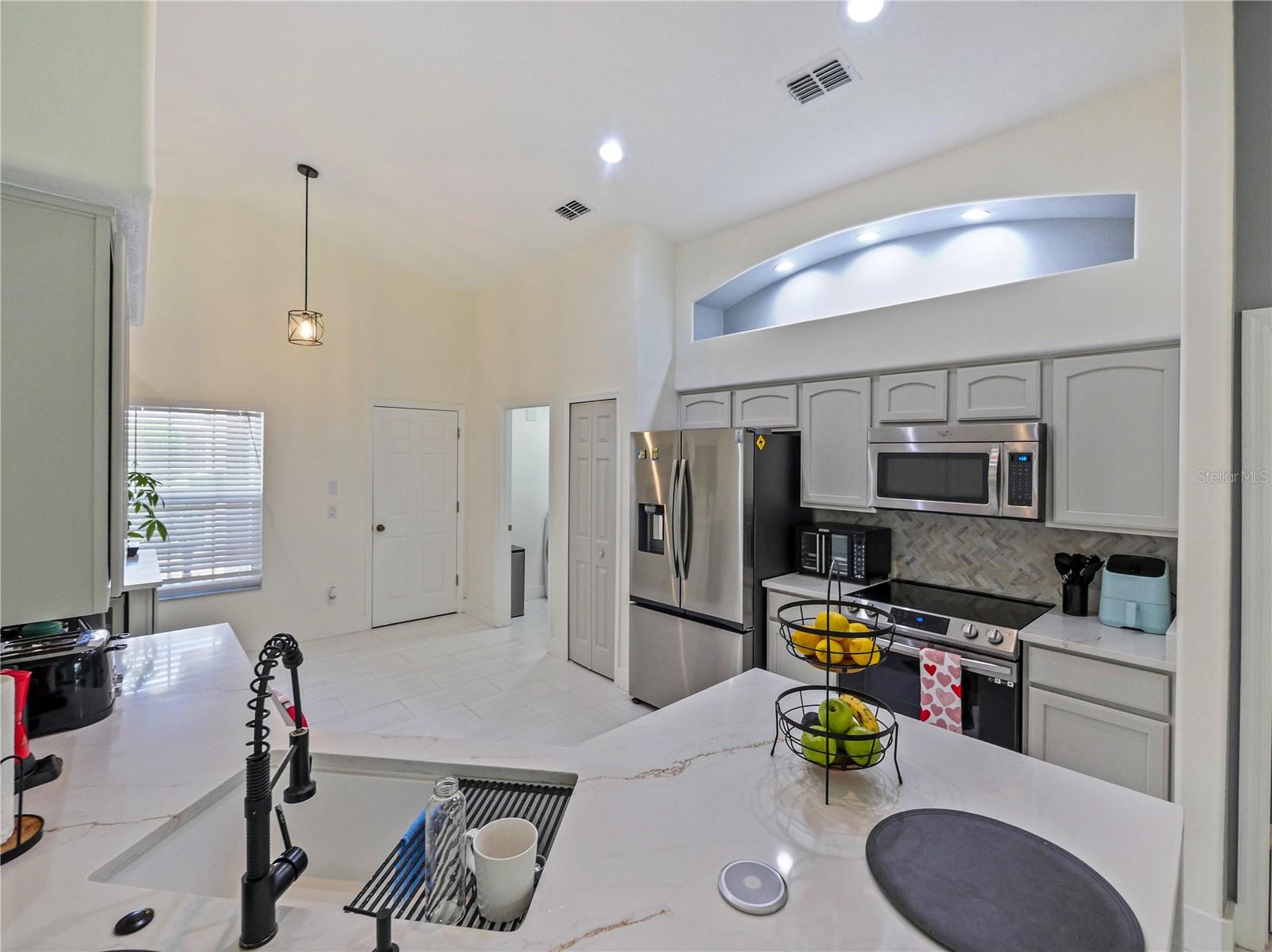 9555 HERON POINTE DR, ORLANDO, FL, 32832