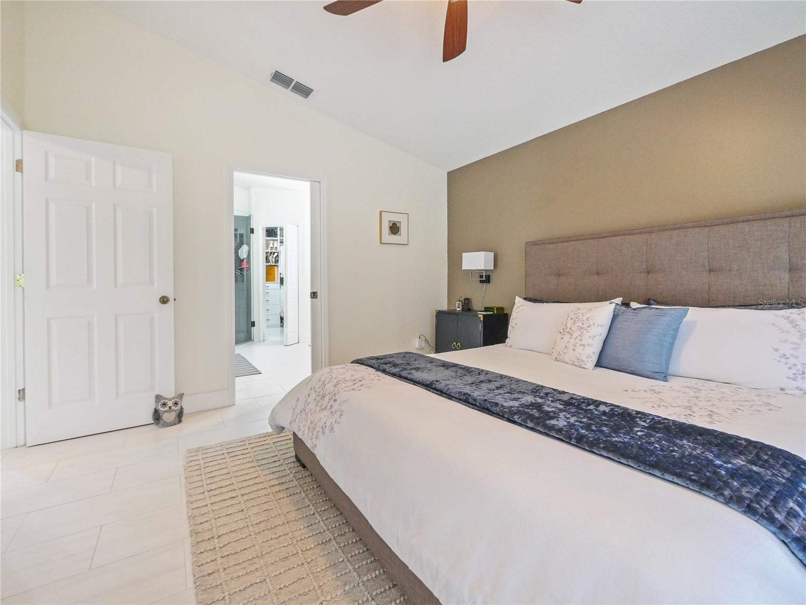 9555 HERON POINTE DR, ORLANDO, FL, 32832