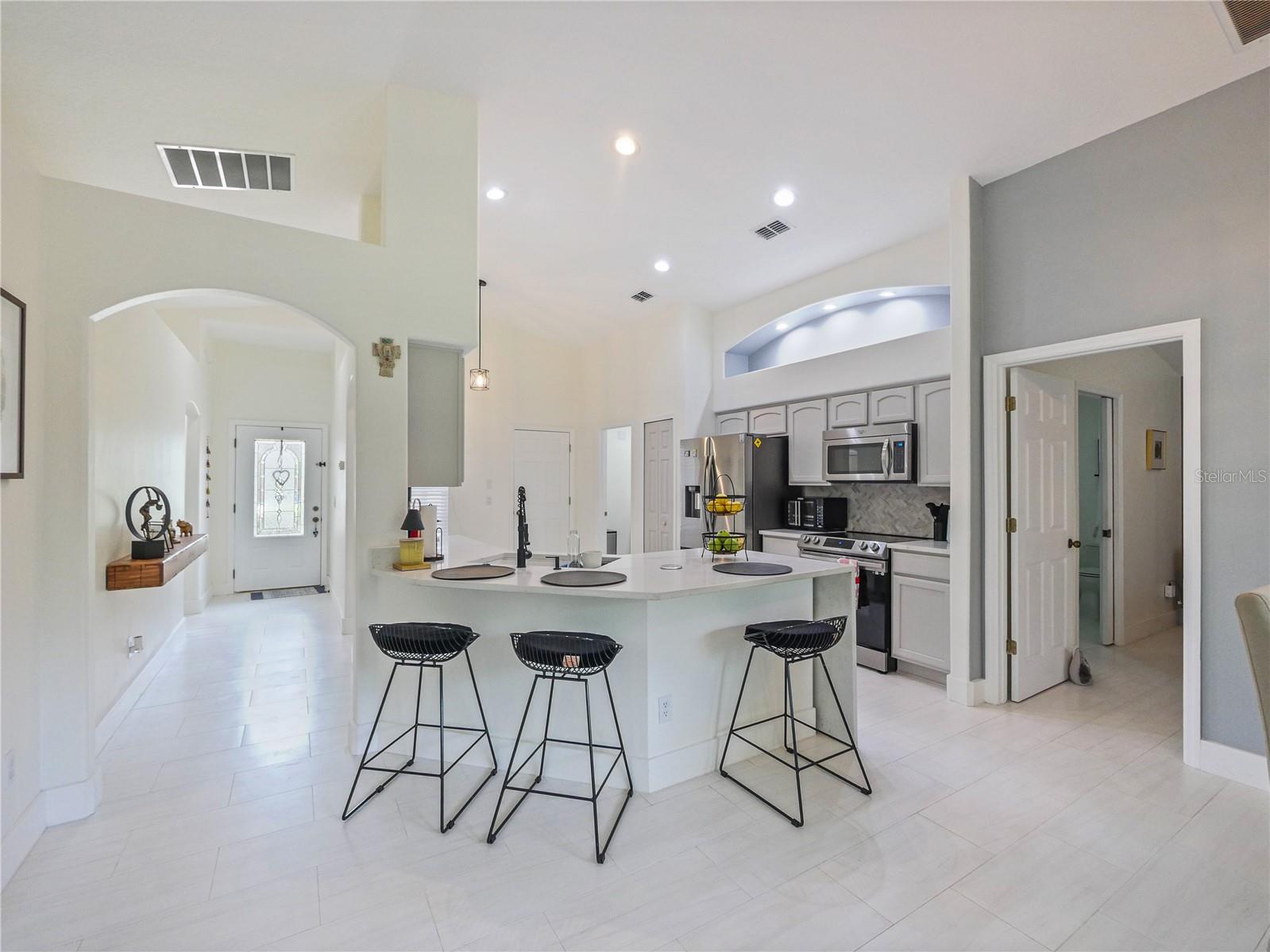 9555 HERON POINTE DR, ORLANDO, FL, 32832