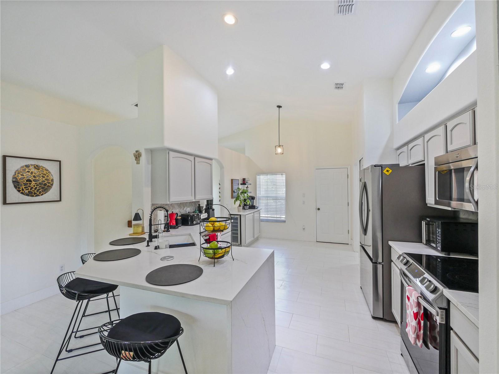 9555 HERON POINTE DR, ORLANDO, FL, 32832