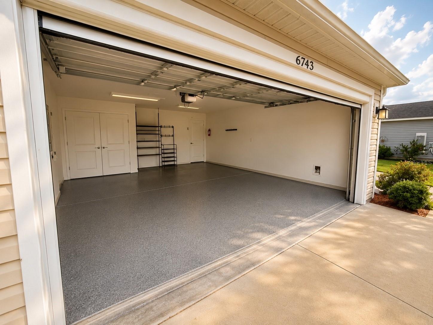 6743 MARY LOOP, THE VILLAGES, FL, 34762