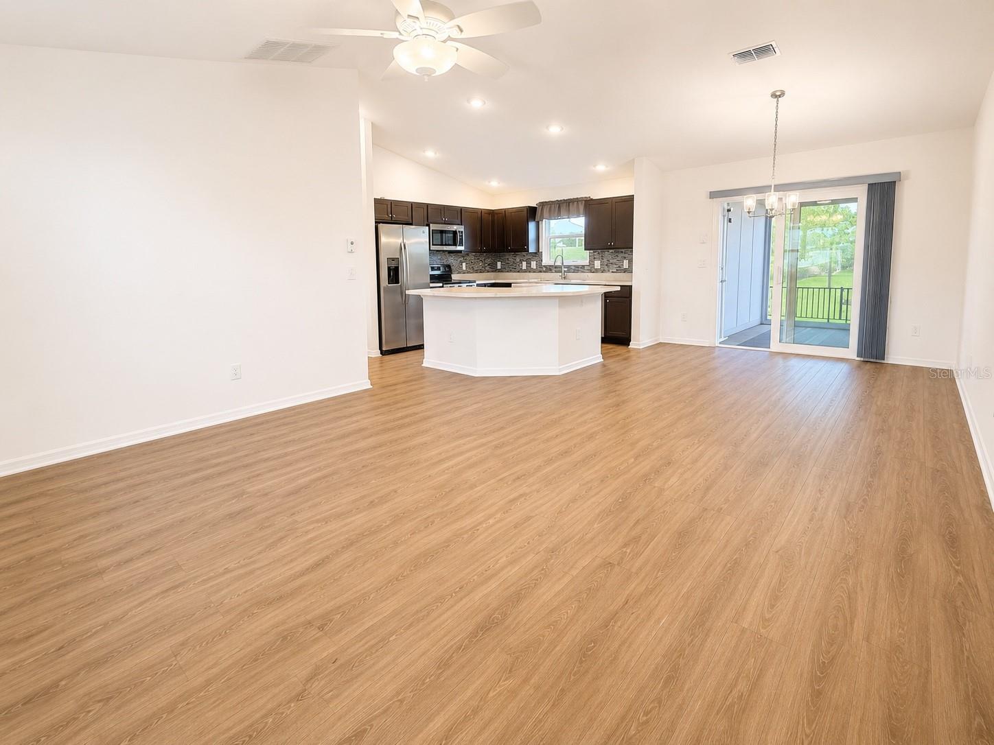 6743 MARY LOOP, THE VILLAGES, FL, 34762