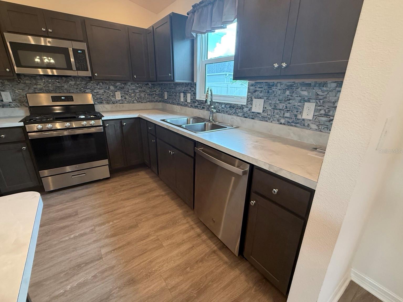 6743 MARY LOOP, THE VILLAGES, FL, 34762