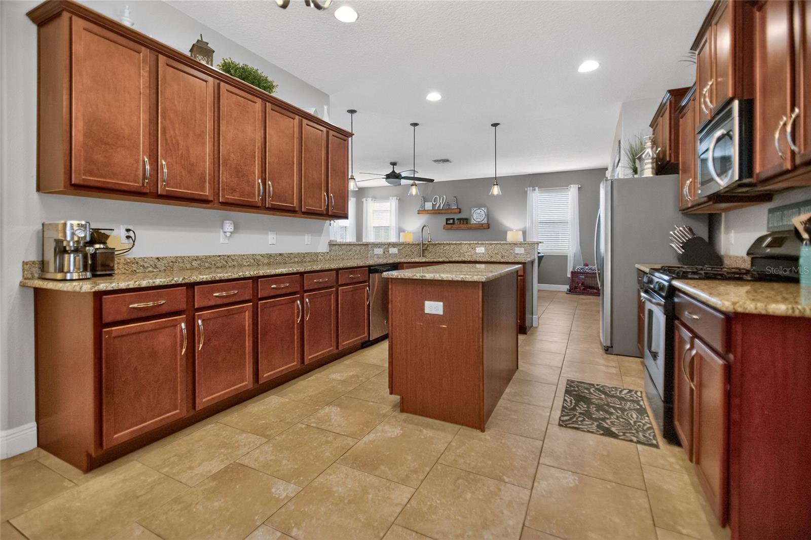 213 VICTORIA TRAILS BLVD, DELAND, FL, 32724