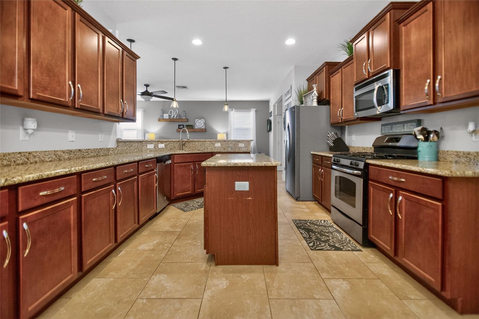 213 VICTORIA TRAILS BLVD, DELAND, FL, 32724
