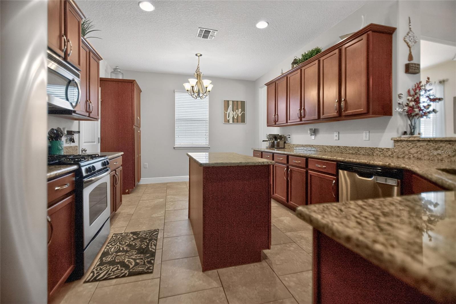 213 VICTORIA TRAILS BLVD, DELAND, FL, 32724