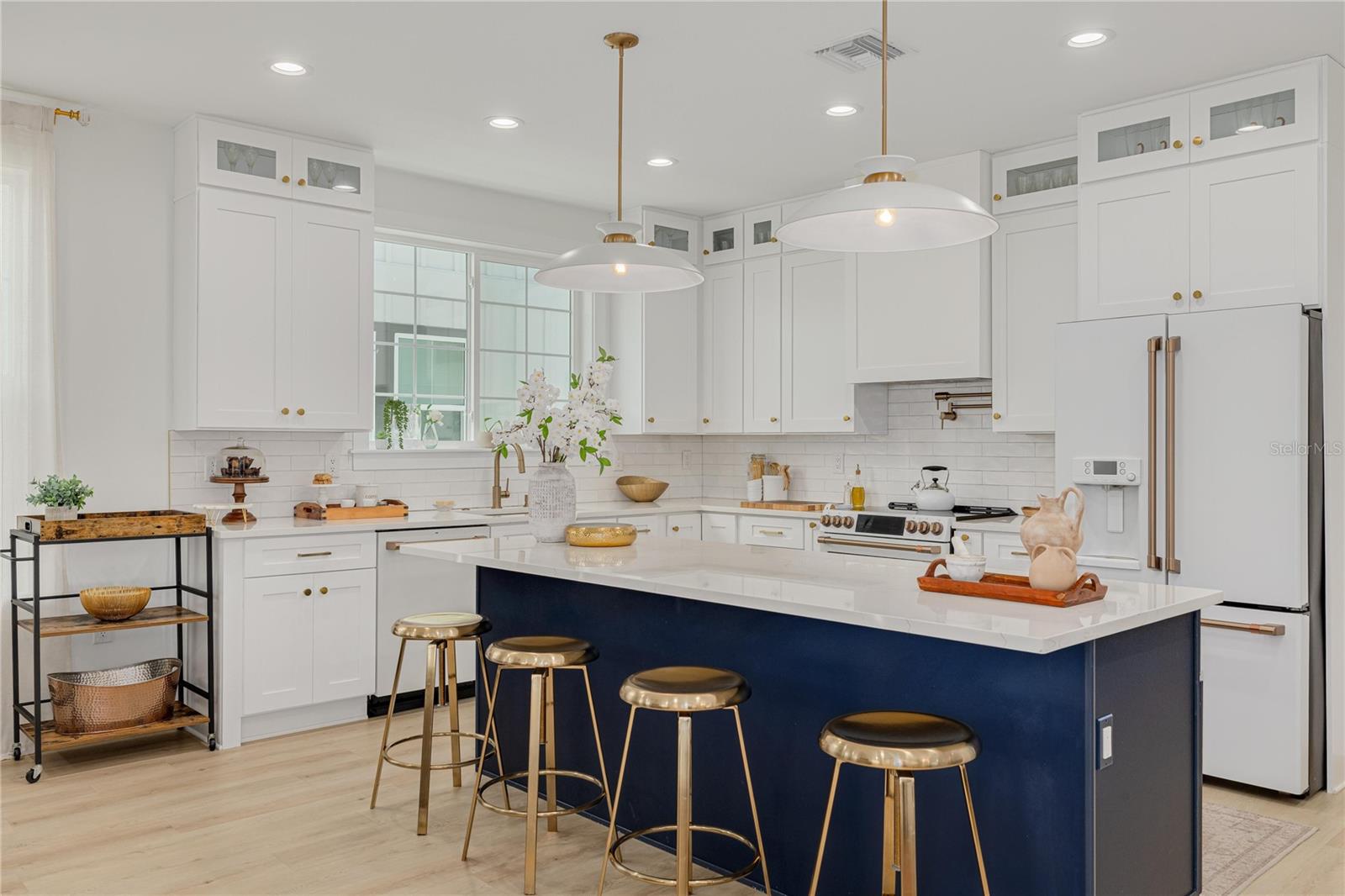 1717 MASSACHUSETTS AVE NE, ST PETERSBURG, FL, 33703