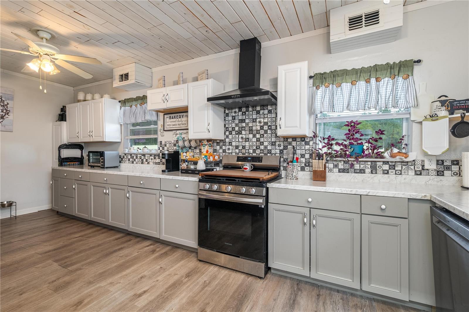 414 E BULLARD AVE, LAKE WALES, FL, 33853