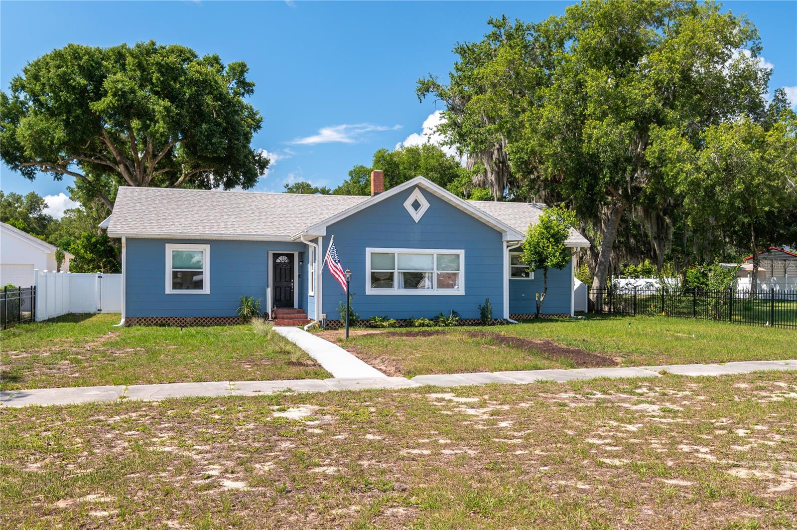 414 E BULLARD AVE, LAKE WALES, FL, 33853