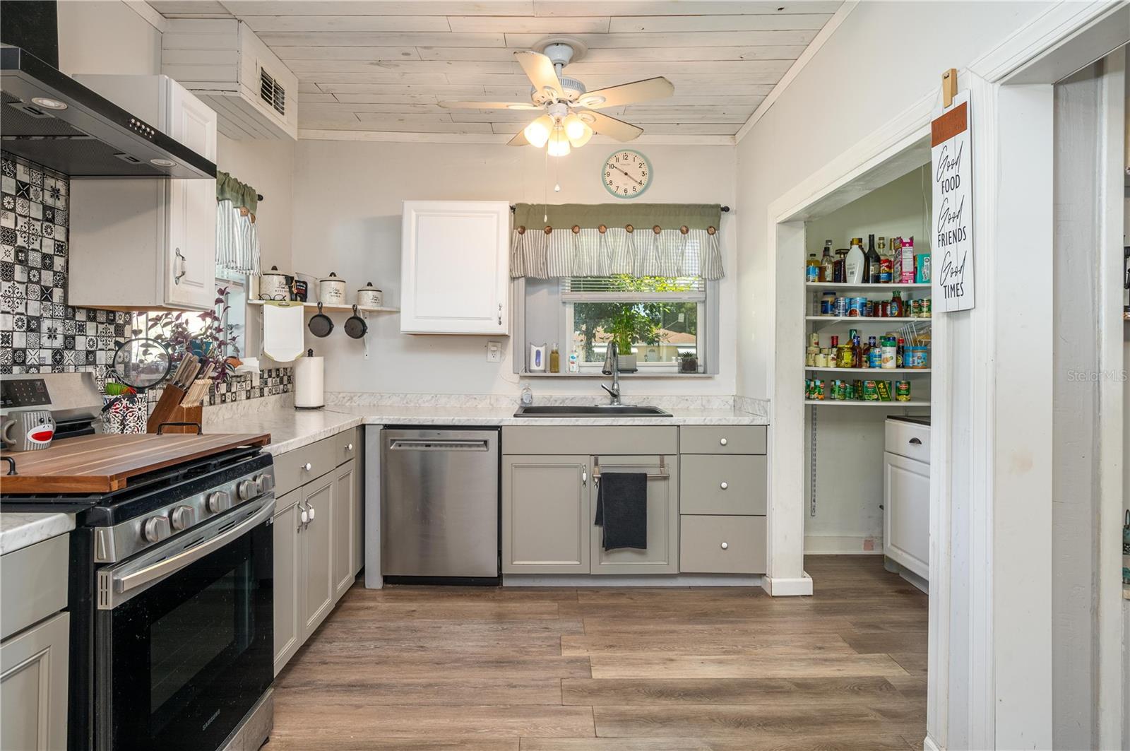 414 E BULLARD AVE, LAKE WALES, FL, 33853