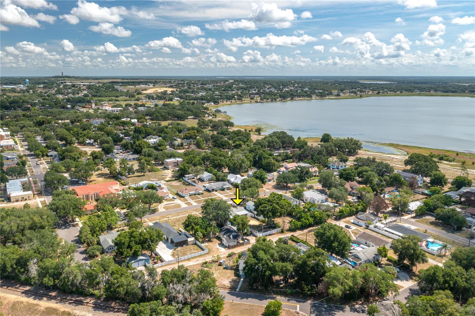 414 E BULLARD AVE, LAKE WALES, FL, 33853