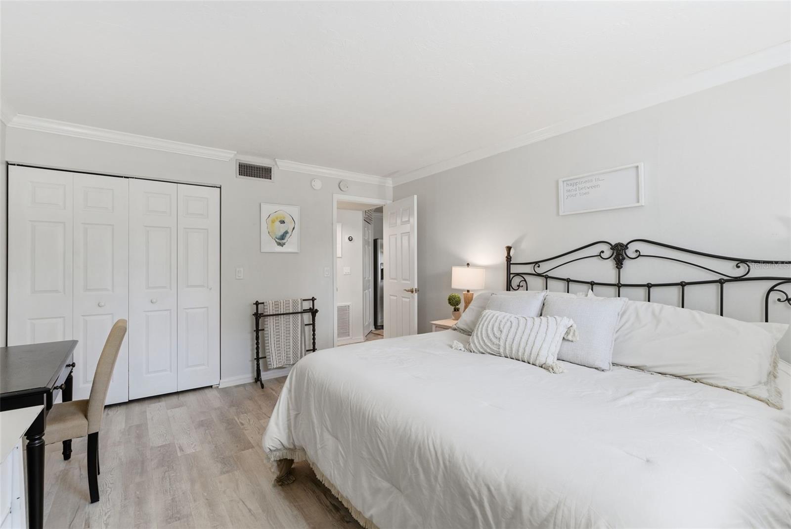 5800 HOLLYWOOD BLVD #214, SARASOTA, FL, 34231