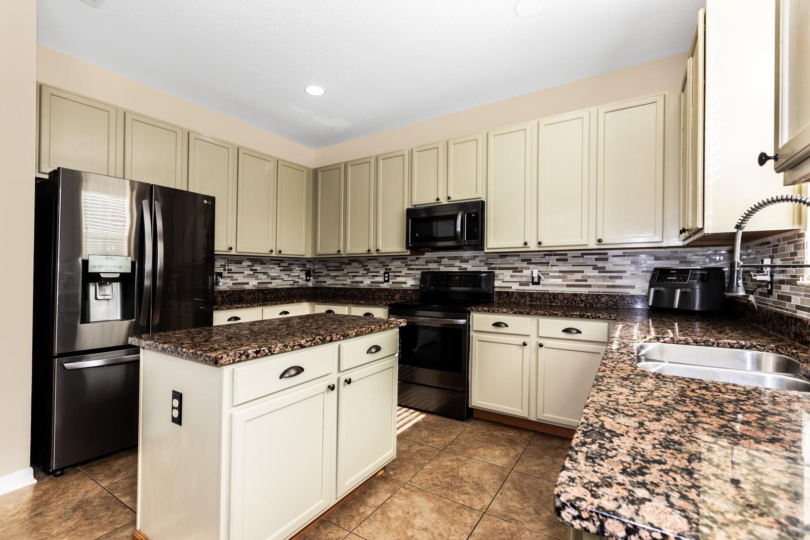 2943 ETOWAH PARK BLVD, TAVARES, FL, 32778
