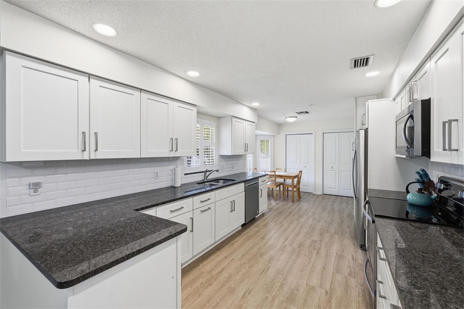 37744 AMELIA AVE, DADE CITY, FL, 33525