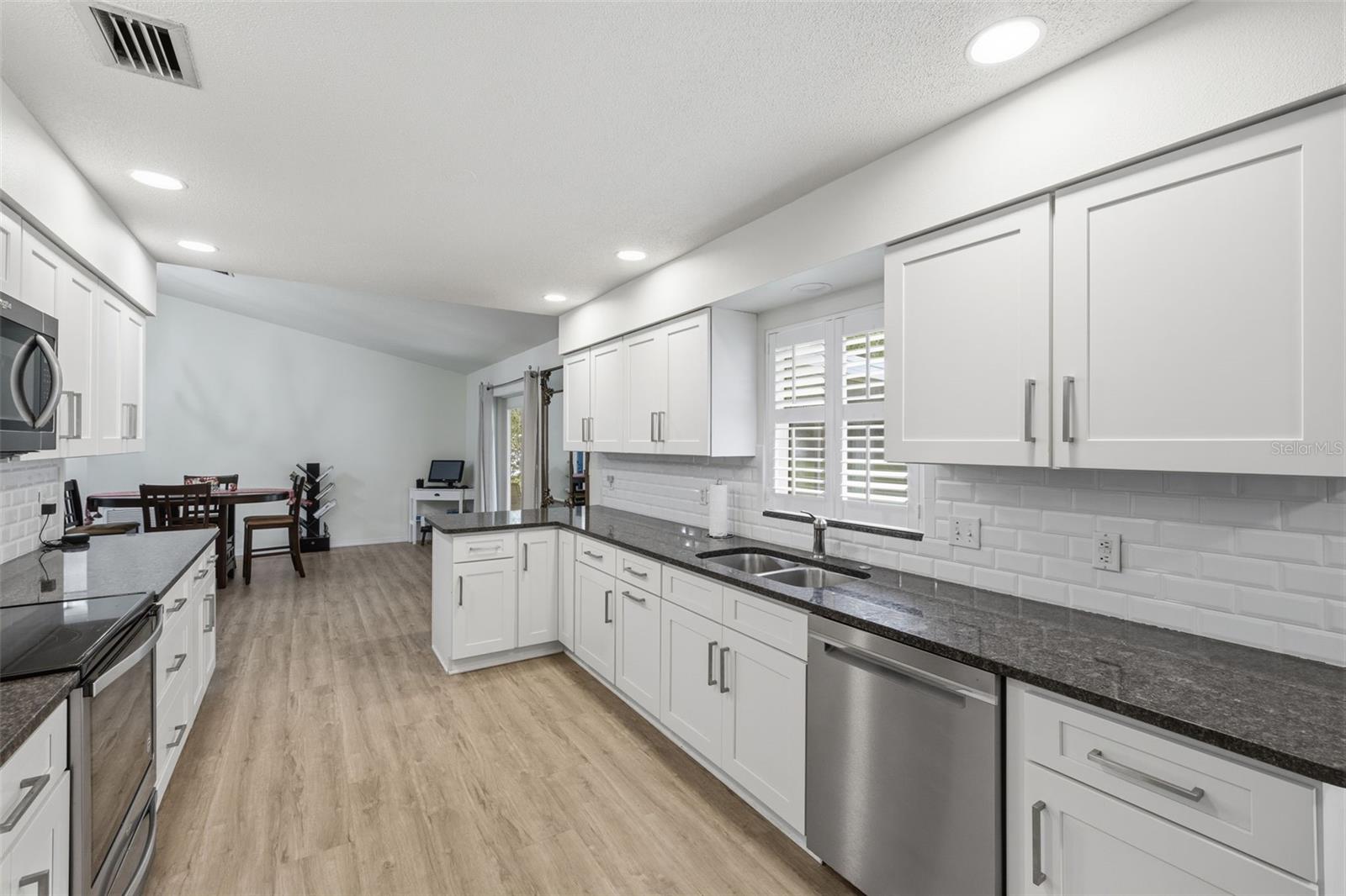 37744 AMELIA AVE, DADE CITY, FL, 33525