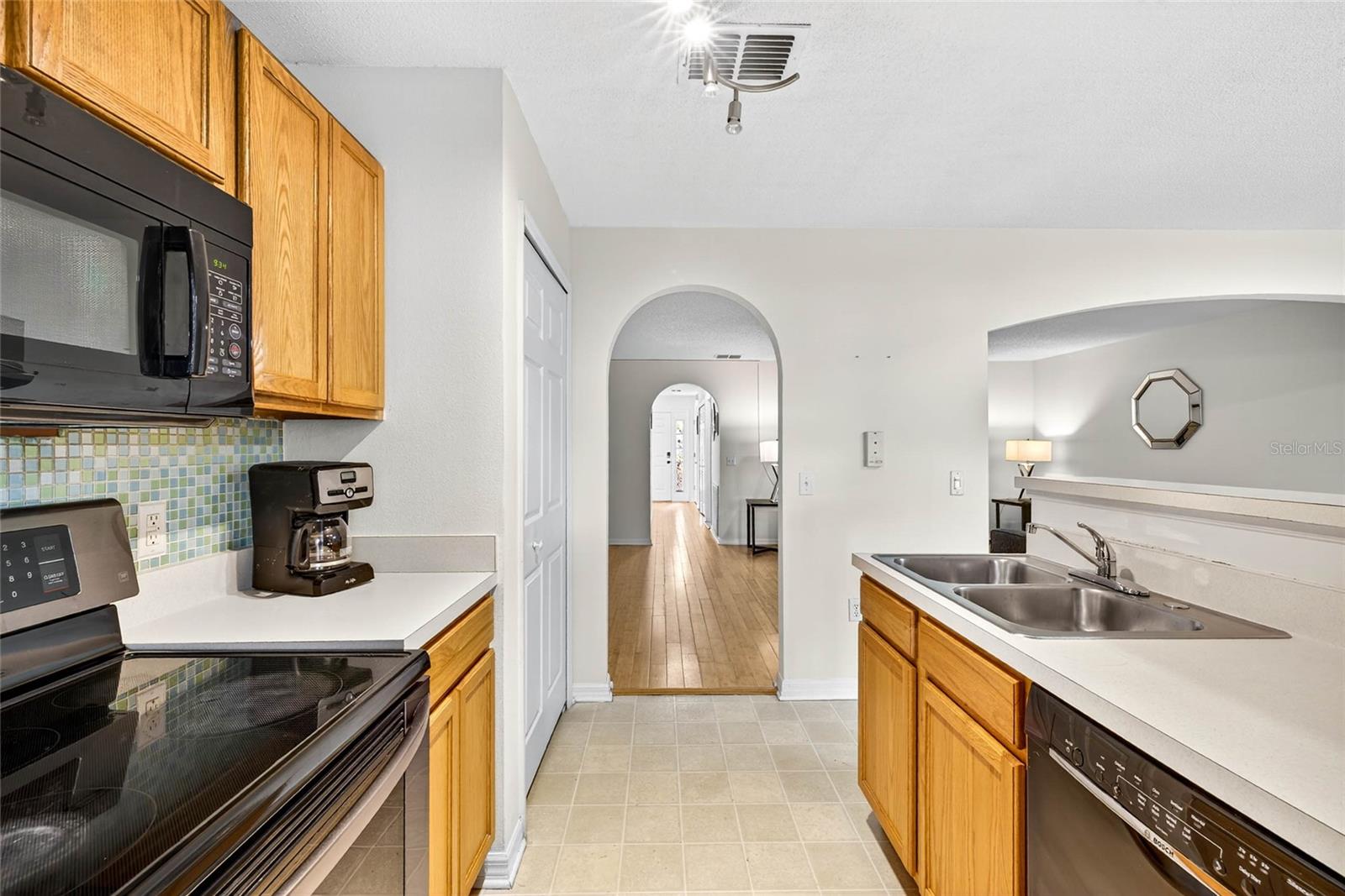 4656 ASHBURN SQUARE DR, TAMPA, FL, 33610