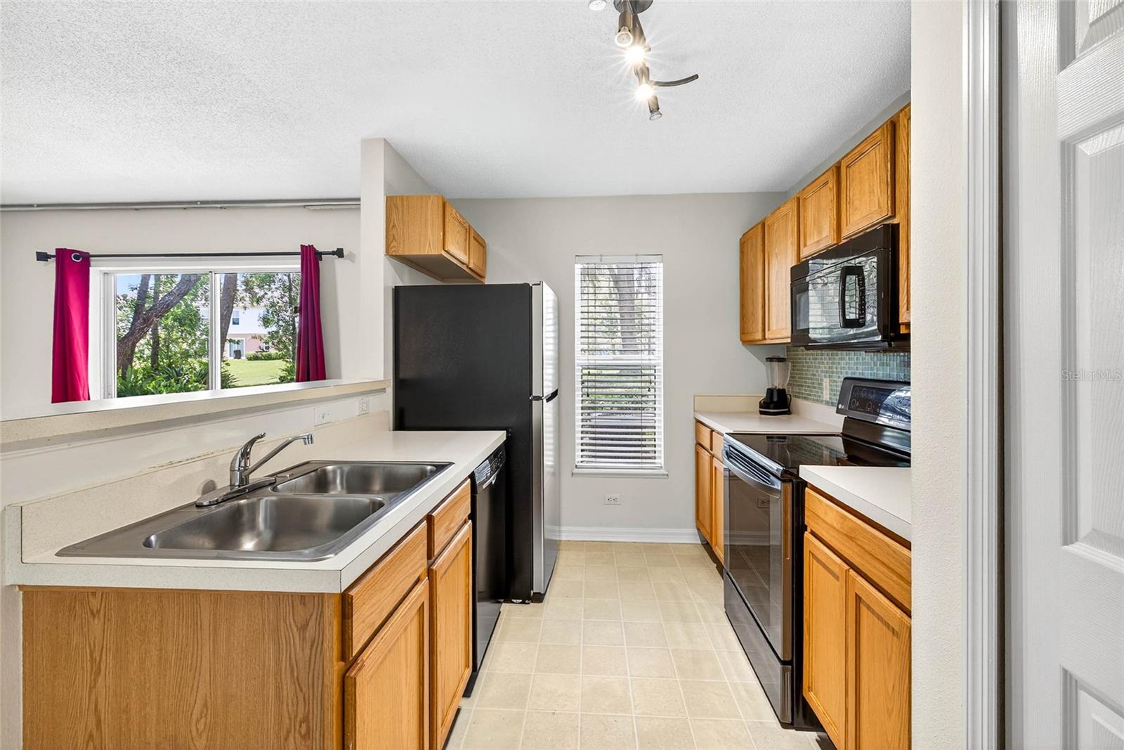 4656 ASHBURN SQUARE DR, TAMPA, FL, 33610