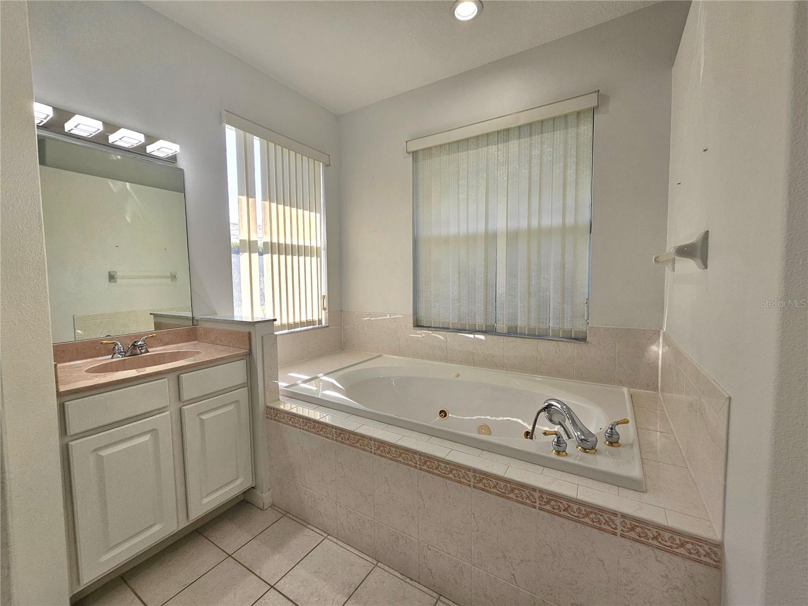 2307 MESSENGER CIR, SAFETY HARBOR, FL, 34695