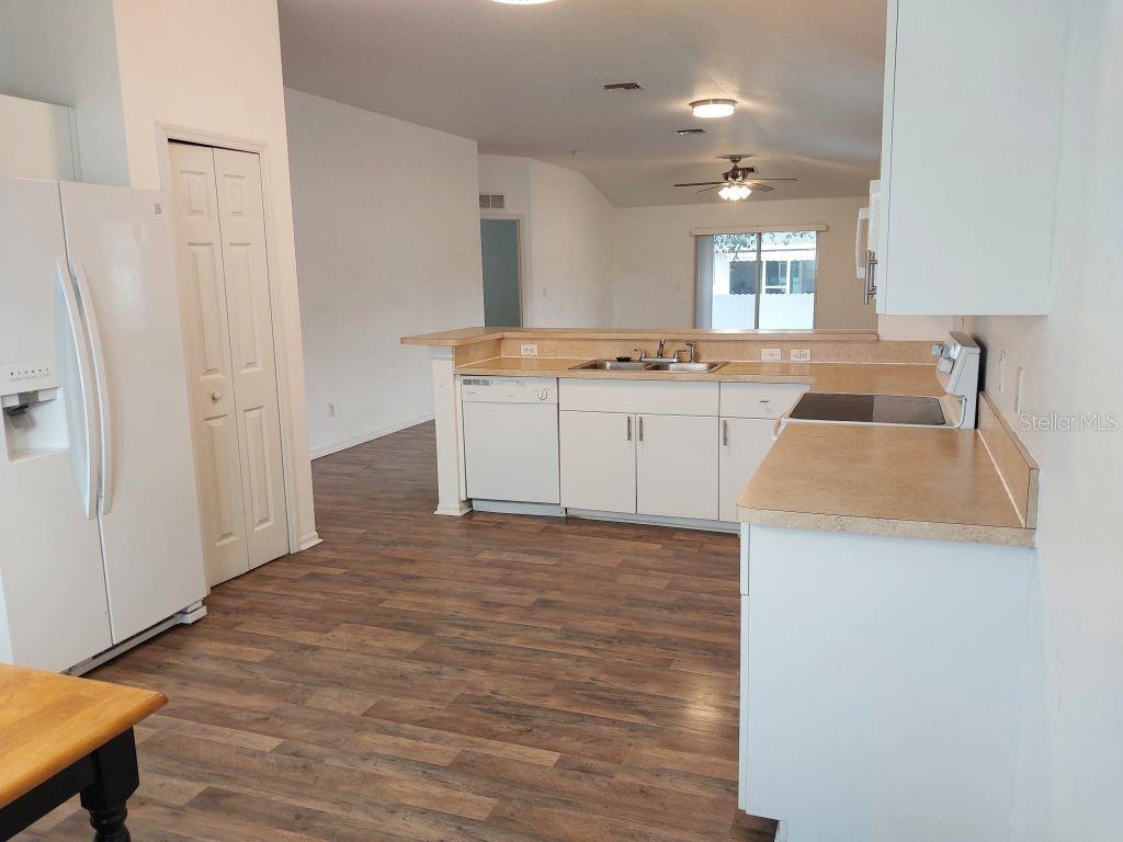 557 WINDERMERE DR, LEHIGH ACRES, FL, 33972
