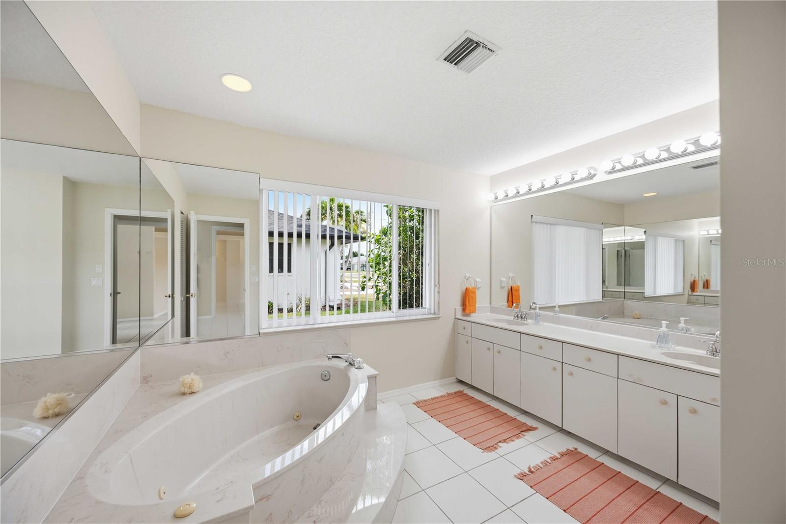 63 CLUBHOUSE RD, ROTONDA WEST, FL, 33947